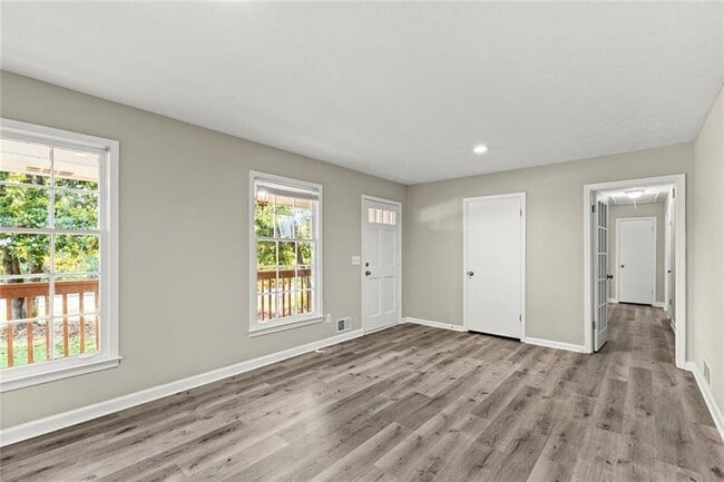 Building Photo - 410 Milton Ave