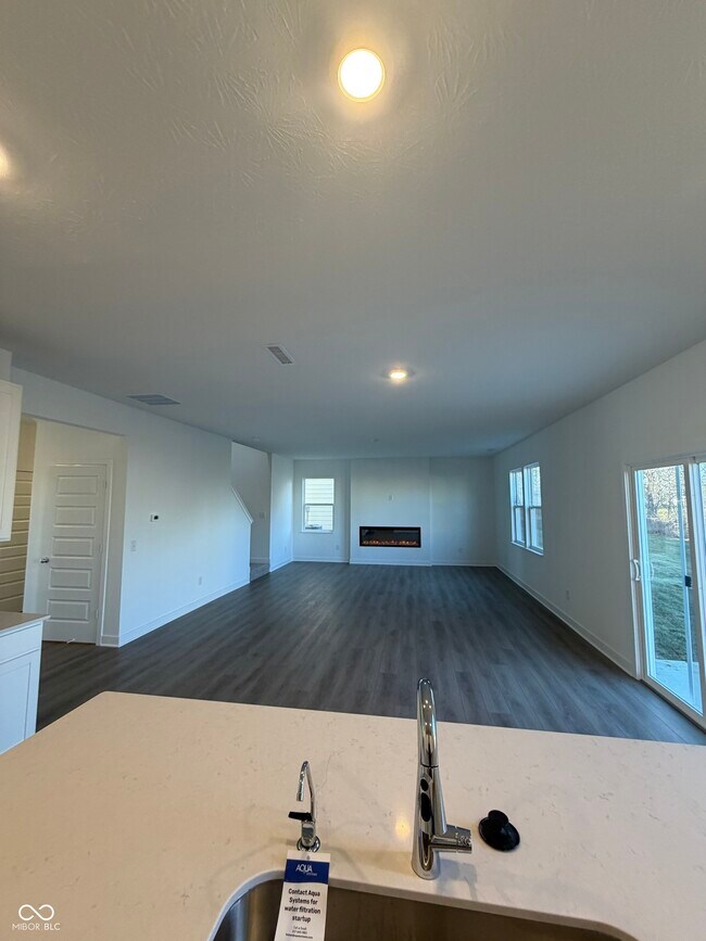 Building Photo - 6468 Tutelo Dr