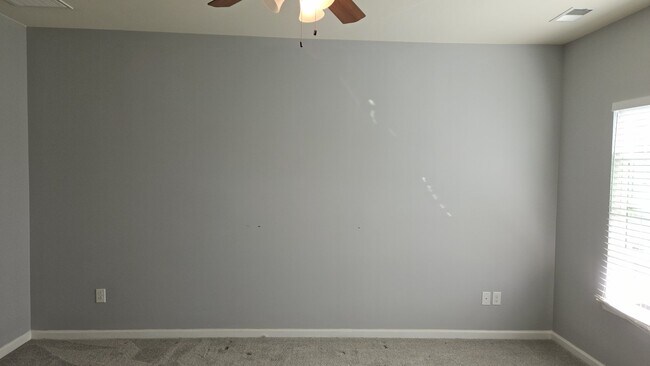 Building Photo - 607 N Atwater Dr