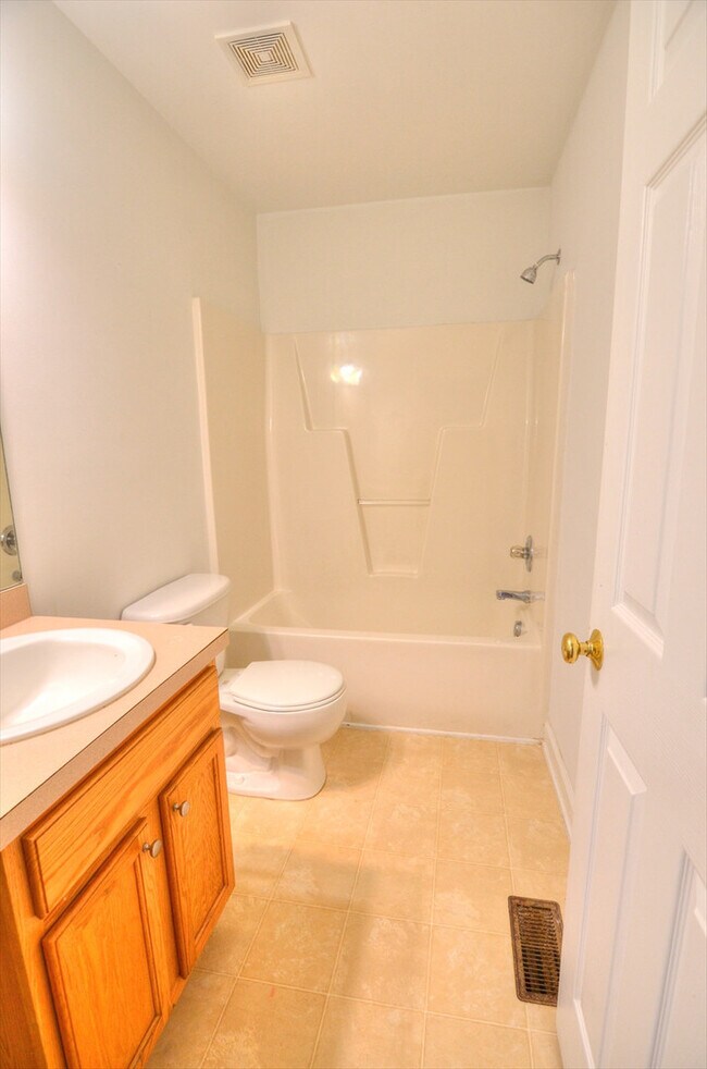 Building Photo - Three Bedroom House in Hillsborough - Available August 8th!