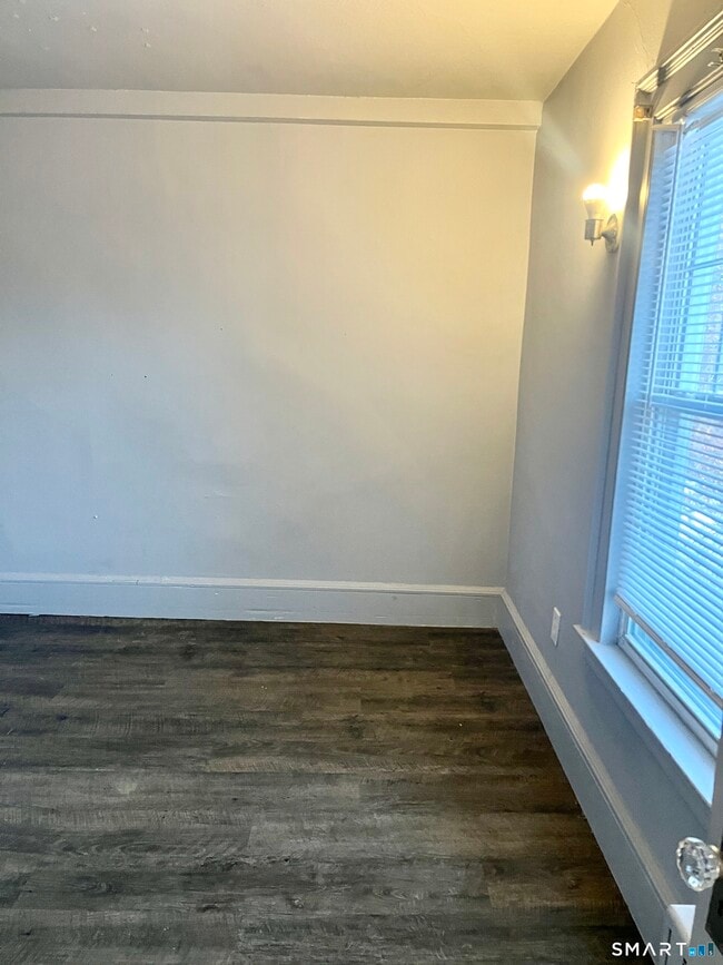 Building Photo - 41 Strickland St