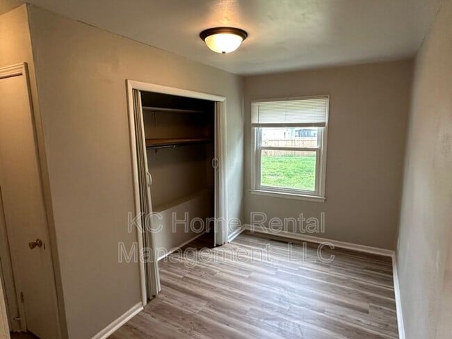 Building Photo - 804 NE 66th Terrace