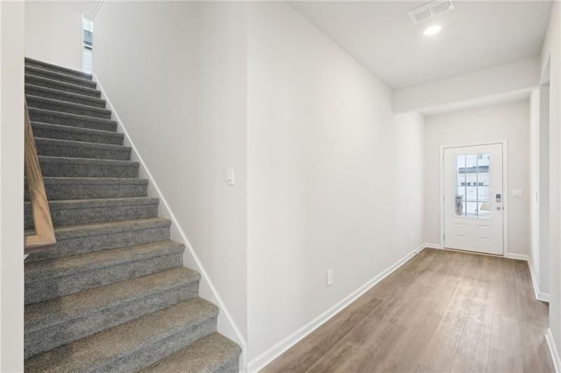 Building Photo - 26 Hemlock Ct