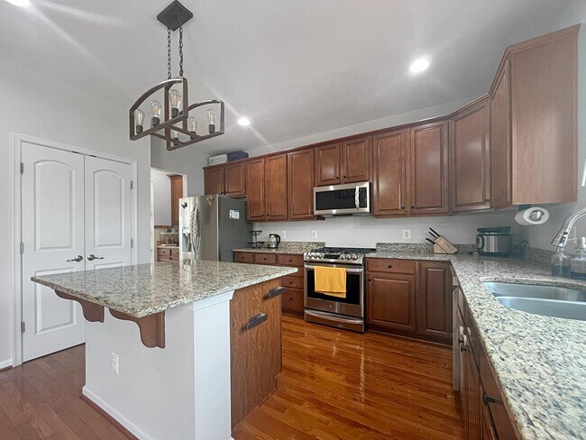 Building Photo - 43450 Hopestone Terrace