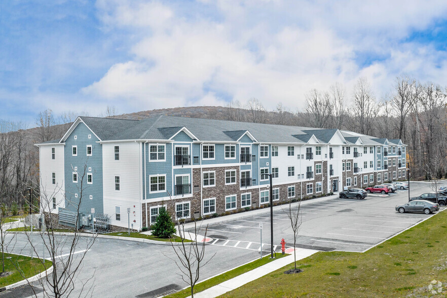 Building Exterior - The View At Mine Hill