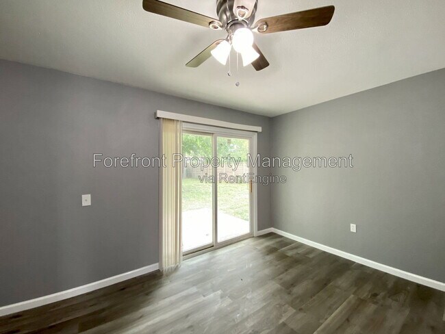 Building Photo - 4331 Avenida Prima St