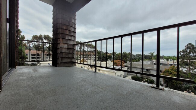 Building Photo - 5780 Friars Rd