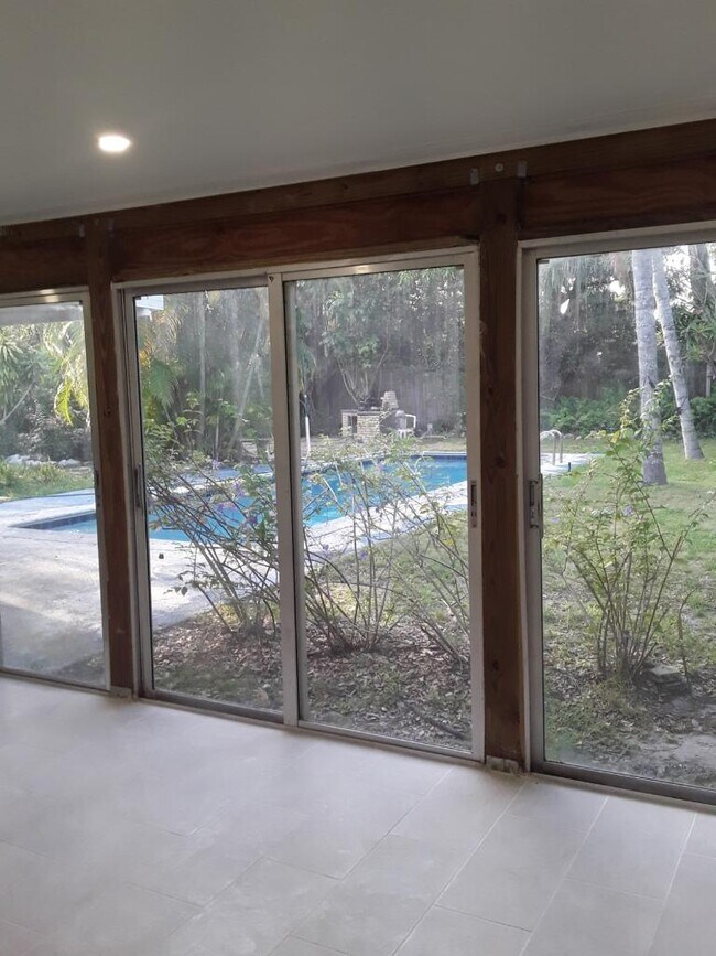 Building Photo - 451 NE 134th St