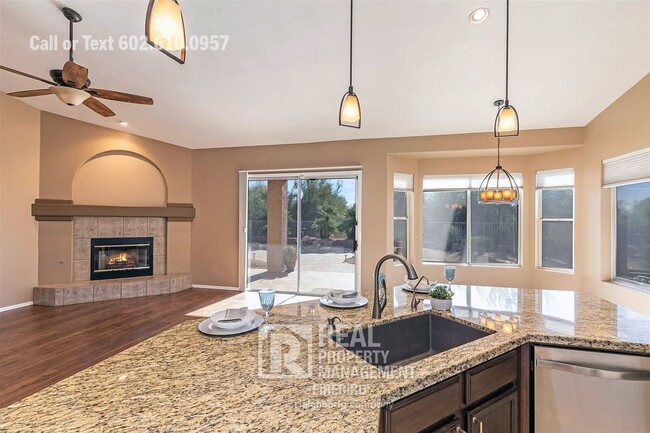 Building Photo - 4907 E Fernwood Ct