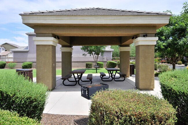 Building Photo - 4351 E Selena Dr