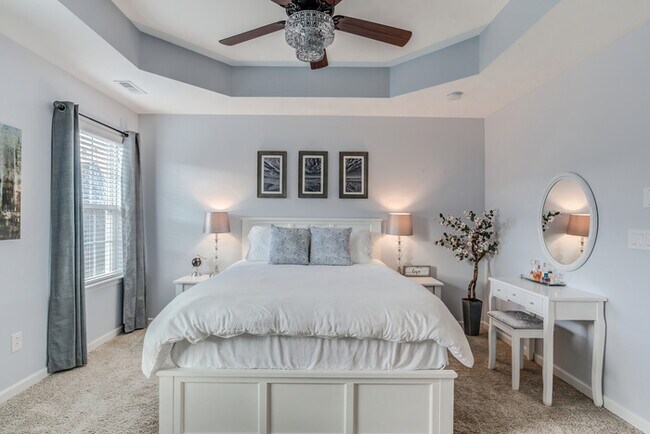 Building Photo - Townhome for rent