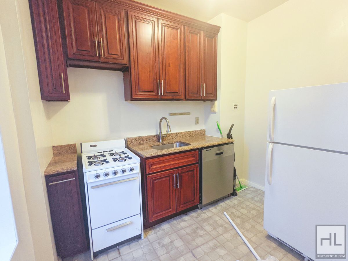 Building Photo - 14th St