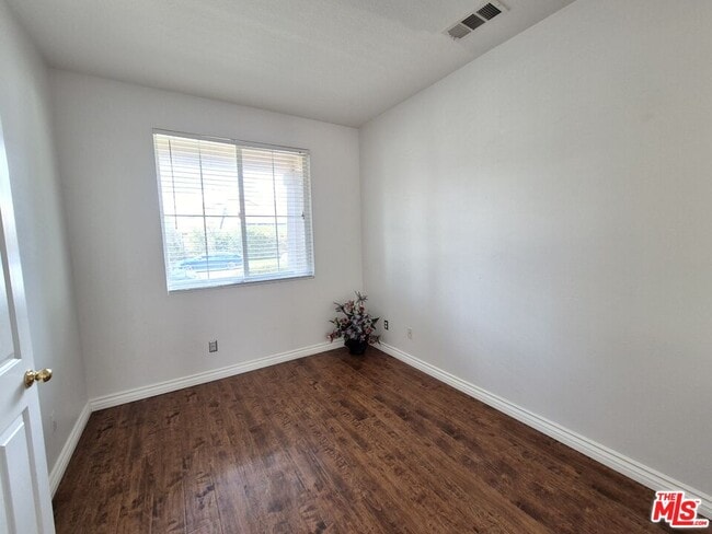 Building Photo - 7637 Pinot Pl