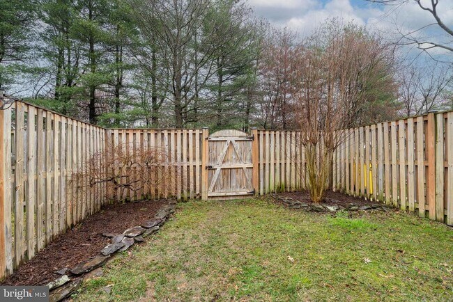 Building Photo - 2423 Bolton Ln