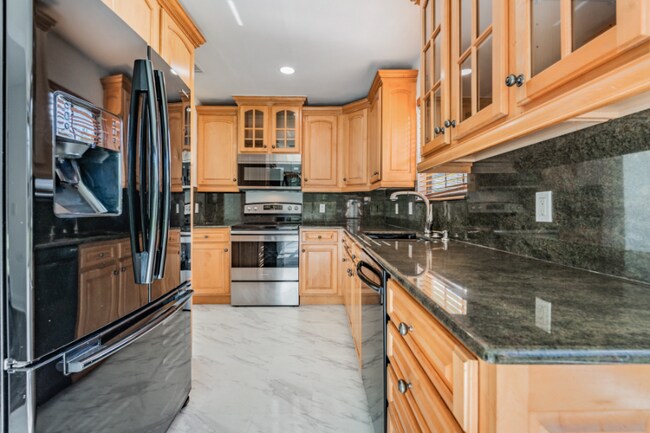 Building Photo - 4283 Brentwood Park Cir
