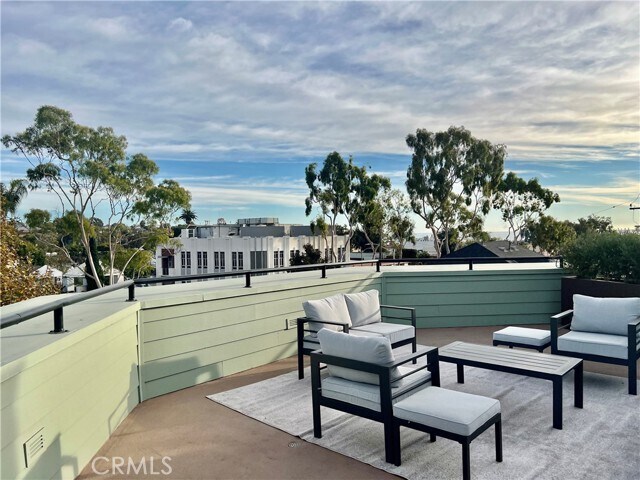 Building Photo - 312 Broadway St