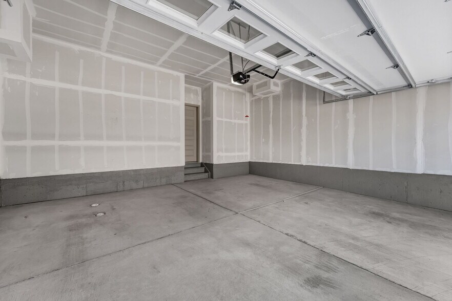 Building Photo - 6388 Nelson Ct