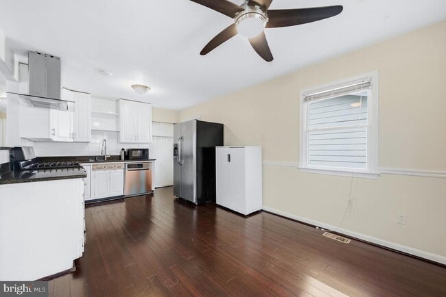 Building Photo - 8519 Locust Grove Dr