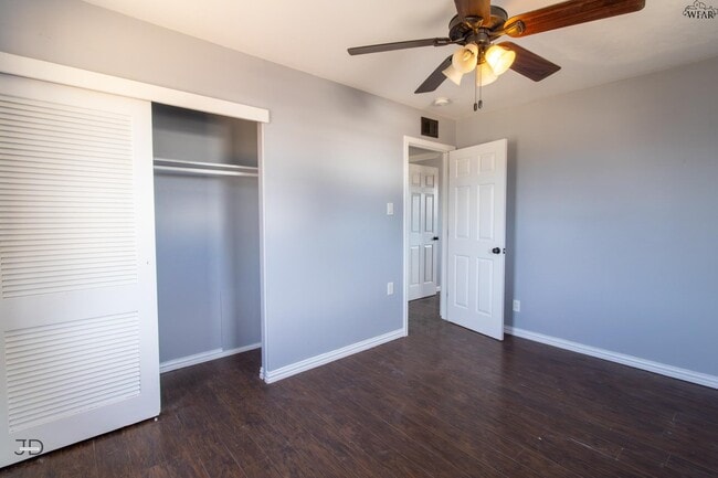 Building Photo - 4653 Balboa Dr