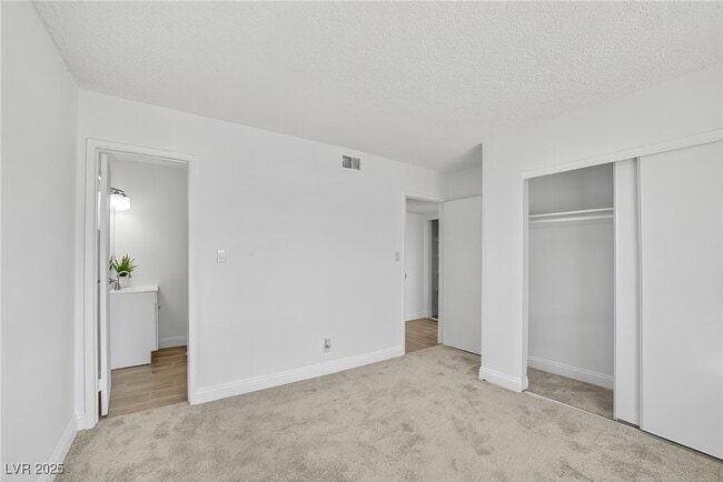Building Photo - 5111 Orinda Ave
