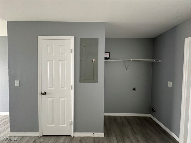 Building Photo - 137-139 Gordon Ave S