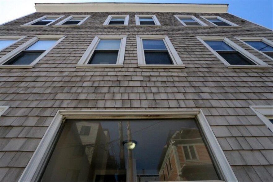 Building Photo - 23 Elmer St