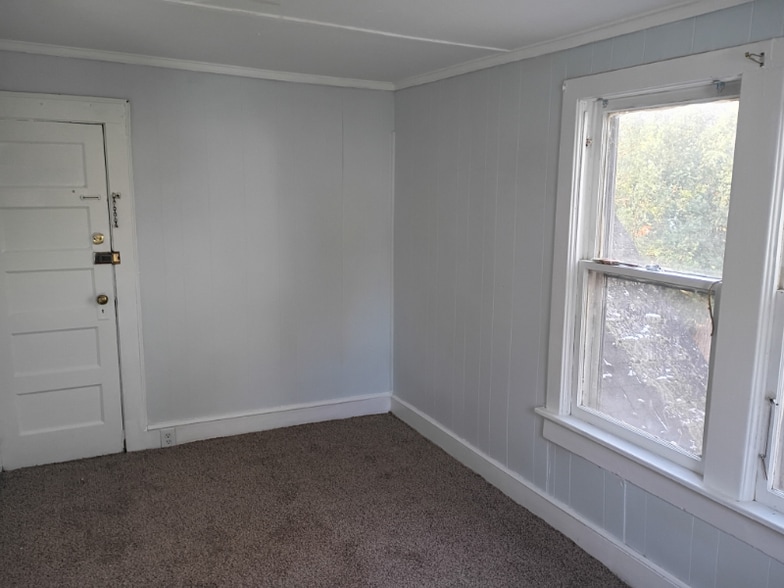 Building Photo - 6 Serrell Ave