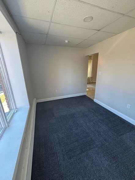 Building Photo - 1440 1st Ave