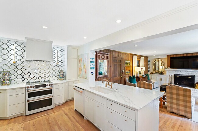 Building Photo - 614 Ellsworth Rd