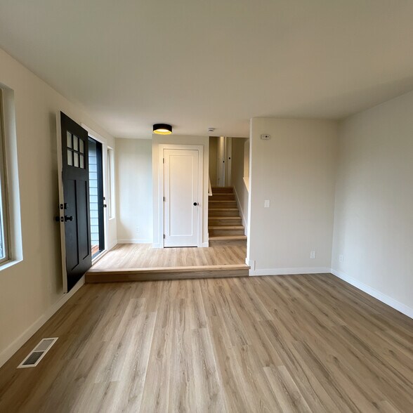 Building Photo - 20011 35th Ave W