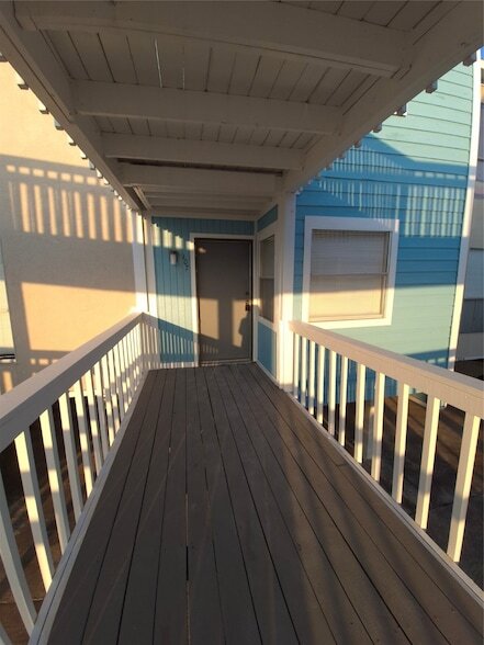 Building Photo - 500 Tiki Dr