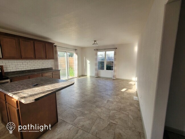 Building Photo - 524 Cottonwood Dr