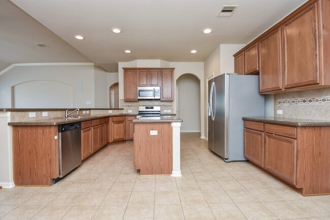 Building Photo - 3217 Mossy Bend Ln