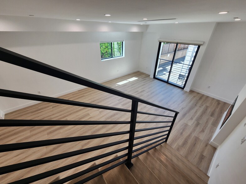 Building Photo - 6061 Fulton Ave