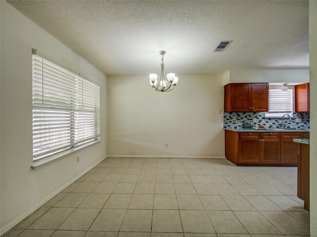 Building Photo - 6834 Harpers Dr