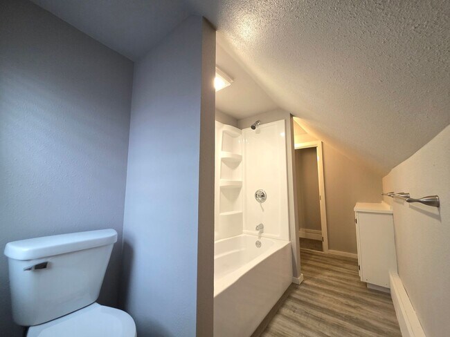 Building Photo - 1353 W Grand Ave