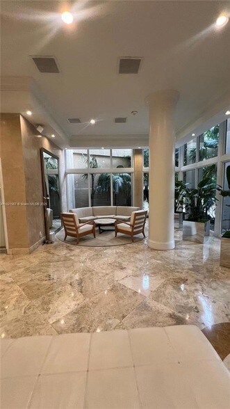Building Photo - 770 Claughton Island Dr