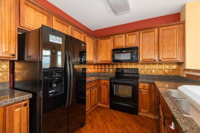 Building Photo - 10176 Park Meadows Dr
