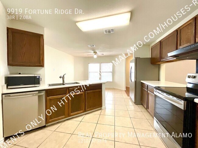 Building Photo - 9919 Fortune Ridge Dr