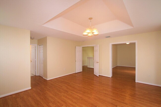 Building Photo - 255 Saratoga Blvd E