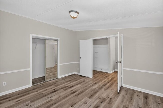 Building Photo - 9009 Dorchester Ln