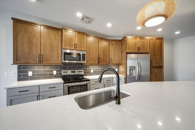 Interior Photo - 201 E Front St