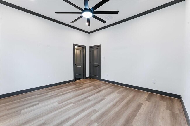 Building Photo - 7038 Smilax St