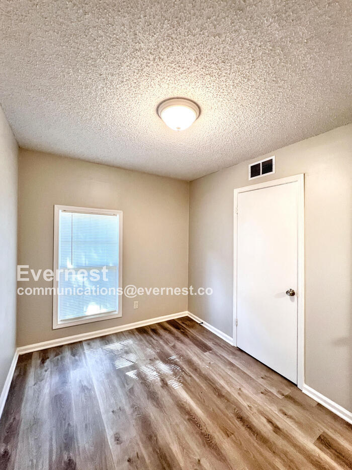 Building Photo - 5698 Winterwood Dr