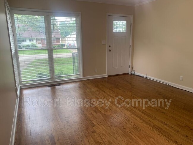Building Photo - 2611 Gardiner Ln