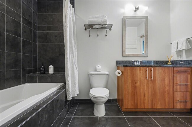 Building Photo - 1080 Peachtree St NE