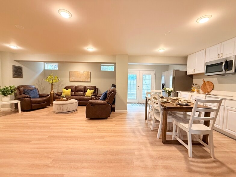 Building Photo - 12088 Maidenhair Dr