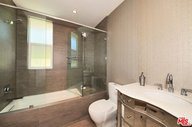 Building Photo - 3054 Elvido Dr