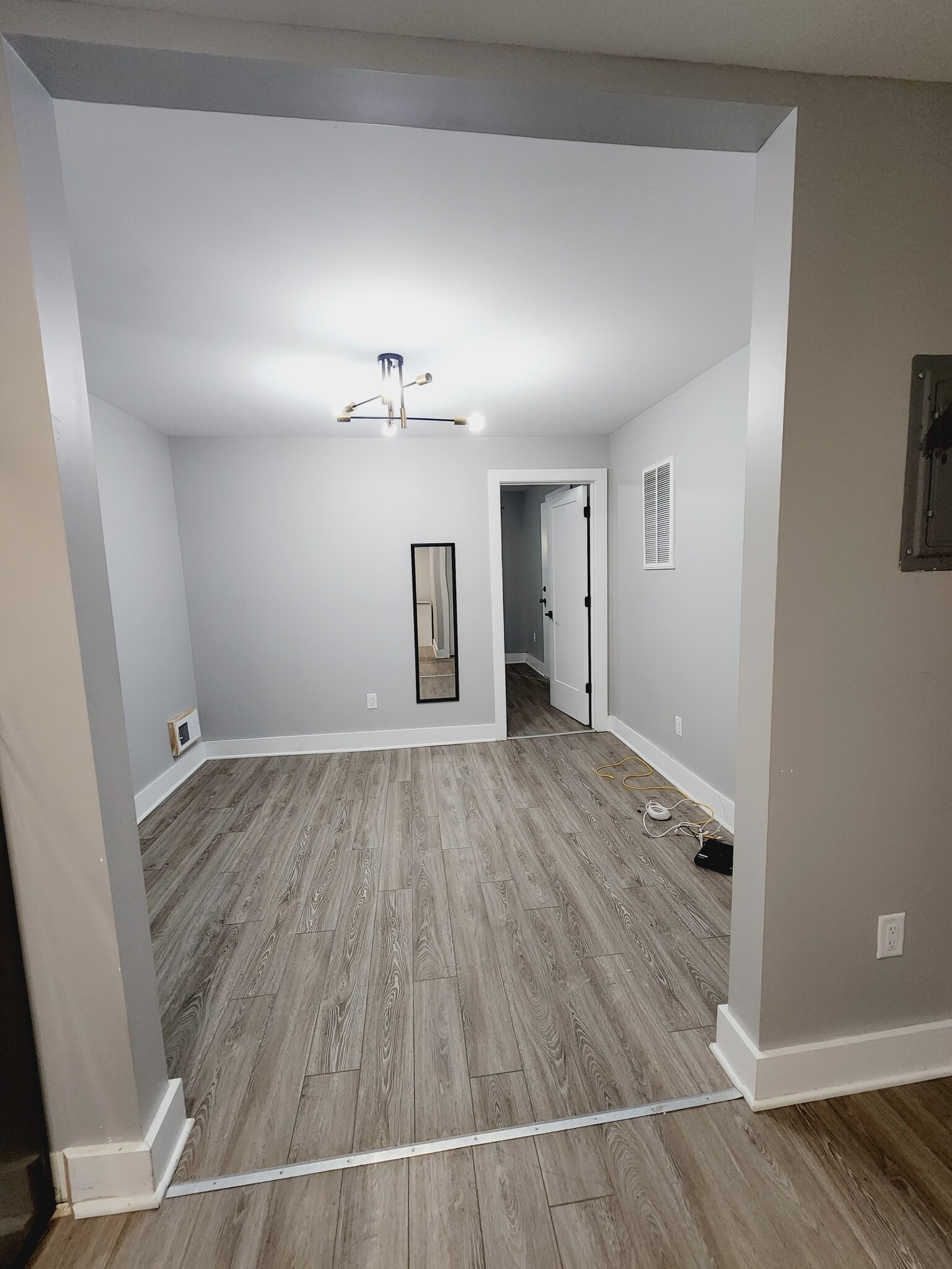 Unit 1R - 26 Yale Ave