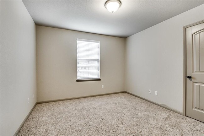 Building Photo - 10905 Vetters Ct